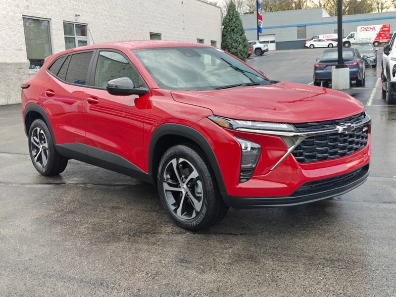 Used 2026 Chevrolet Trax RS image 3