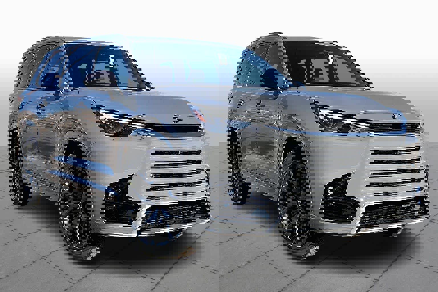 New 2026 Lexus TX 500h AWD image 2