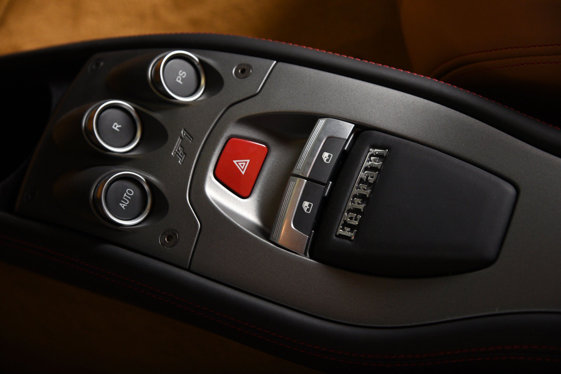 Used 2015 Ferrari 458 Italia Coupe RWD image 6