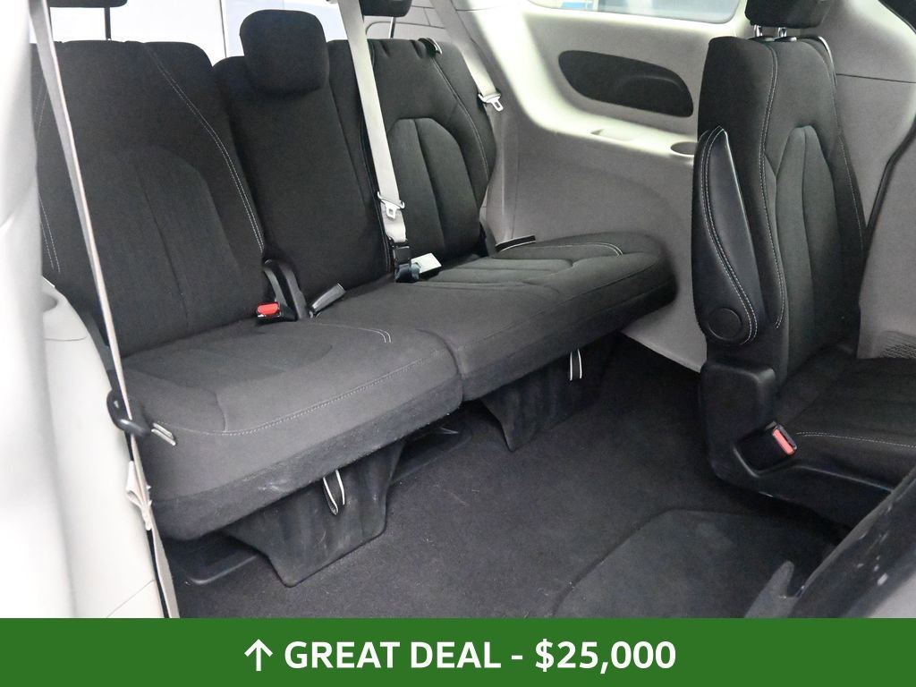Used 2024 Chrysler Voyager LX image 24