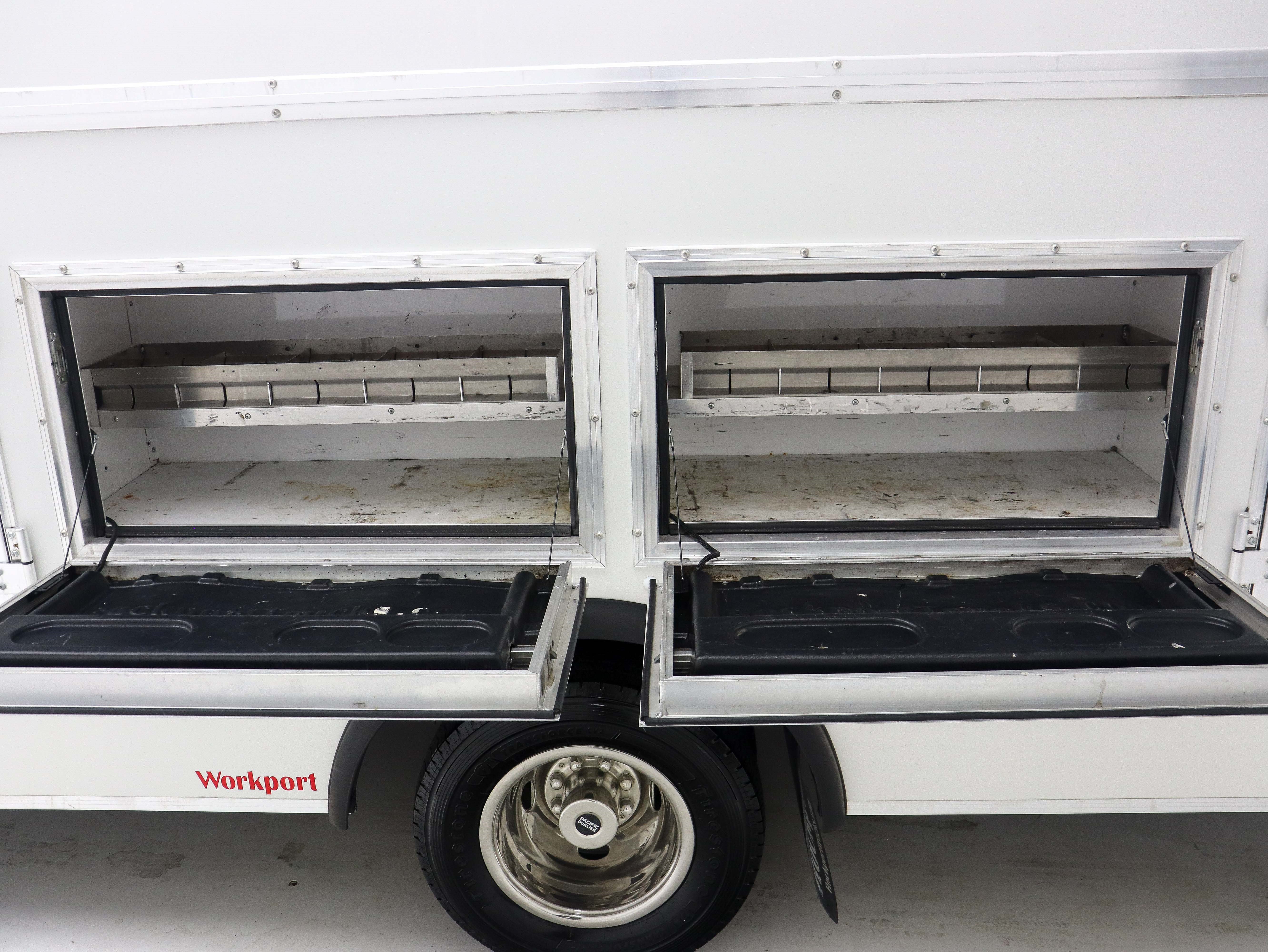 Used 2023 Ford E-450 and Econoline 450 Super Duty w/ Power Windows & Locks Group RWD image 10
