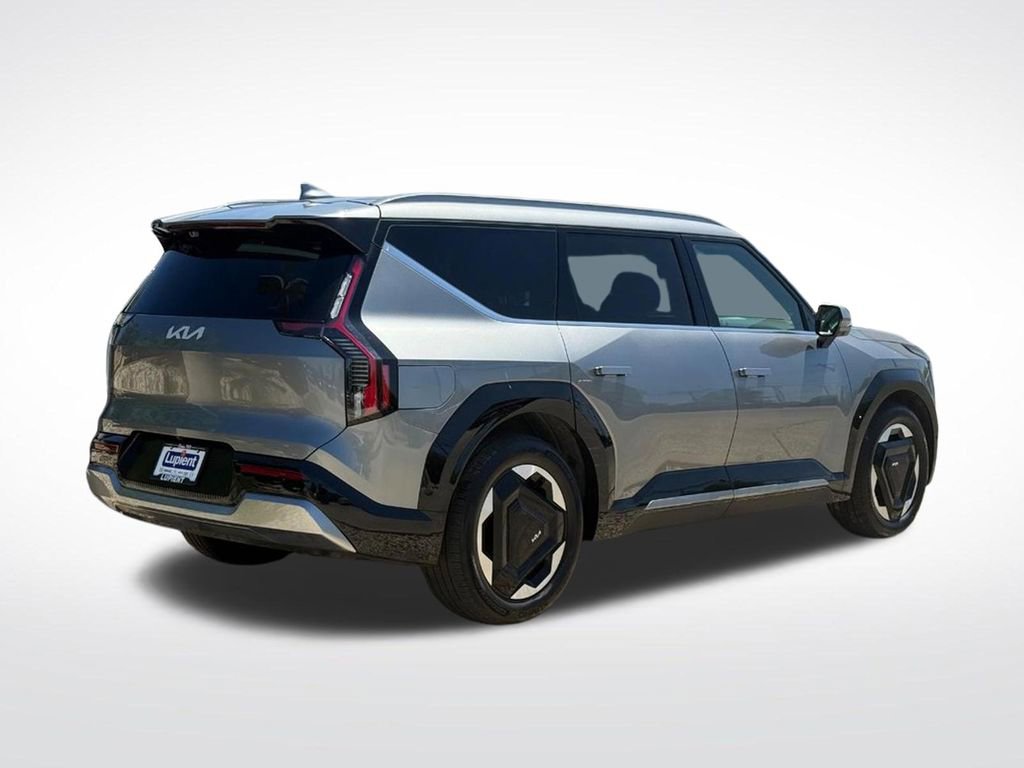 Used 2024 Kia EV9 Land AWD/4WD image 3