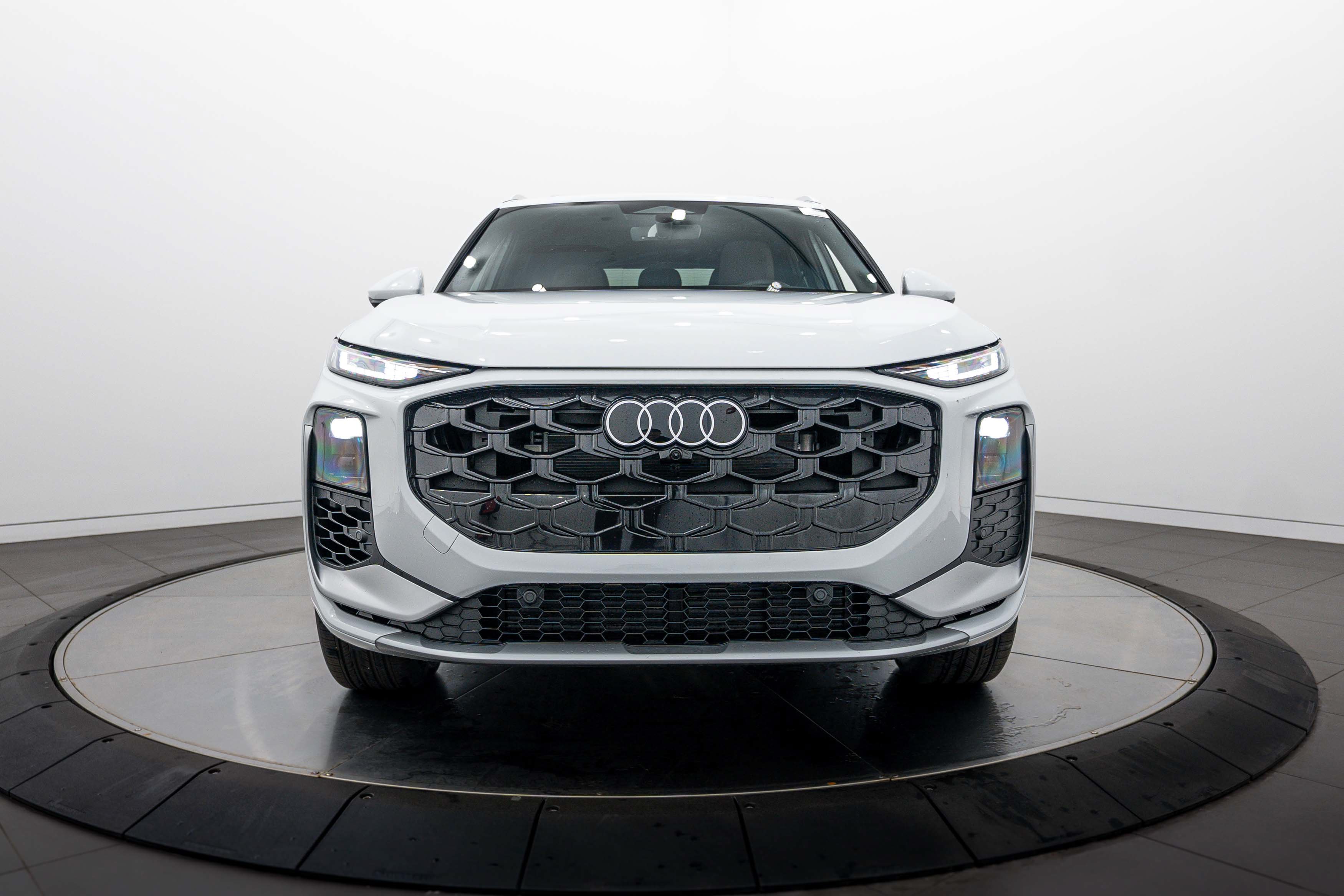 New 2026 Audi Q3 quattro 2.0T AWD/4WD image 22
