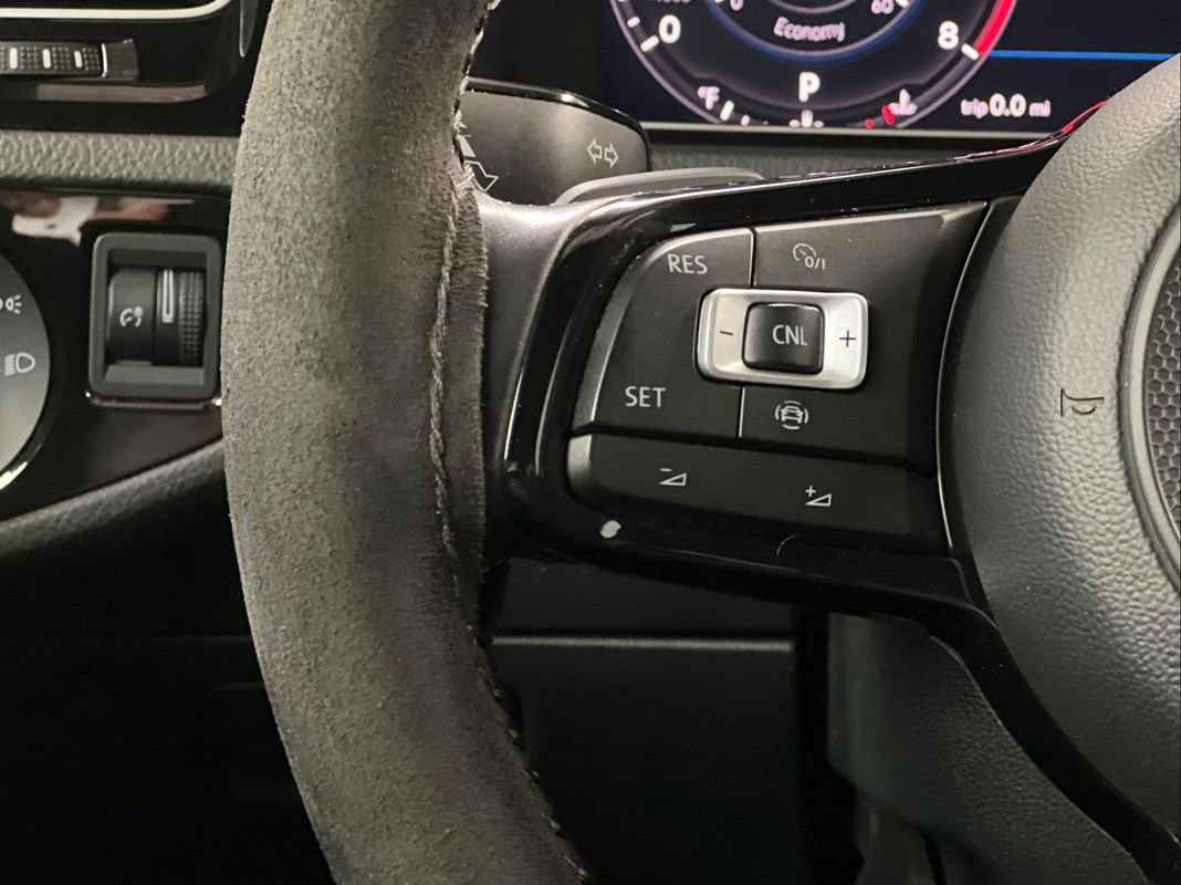 Used 2019 Volkswagen Golf R 4-Door AWD/4WD image 23