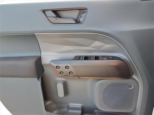 Used 2025 Ford Maverick XL w/ Equipment Group 101A image 17