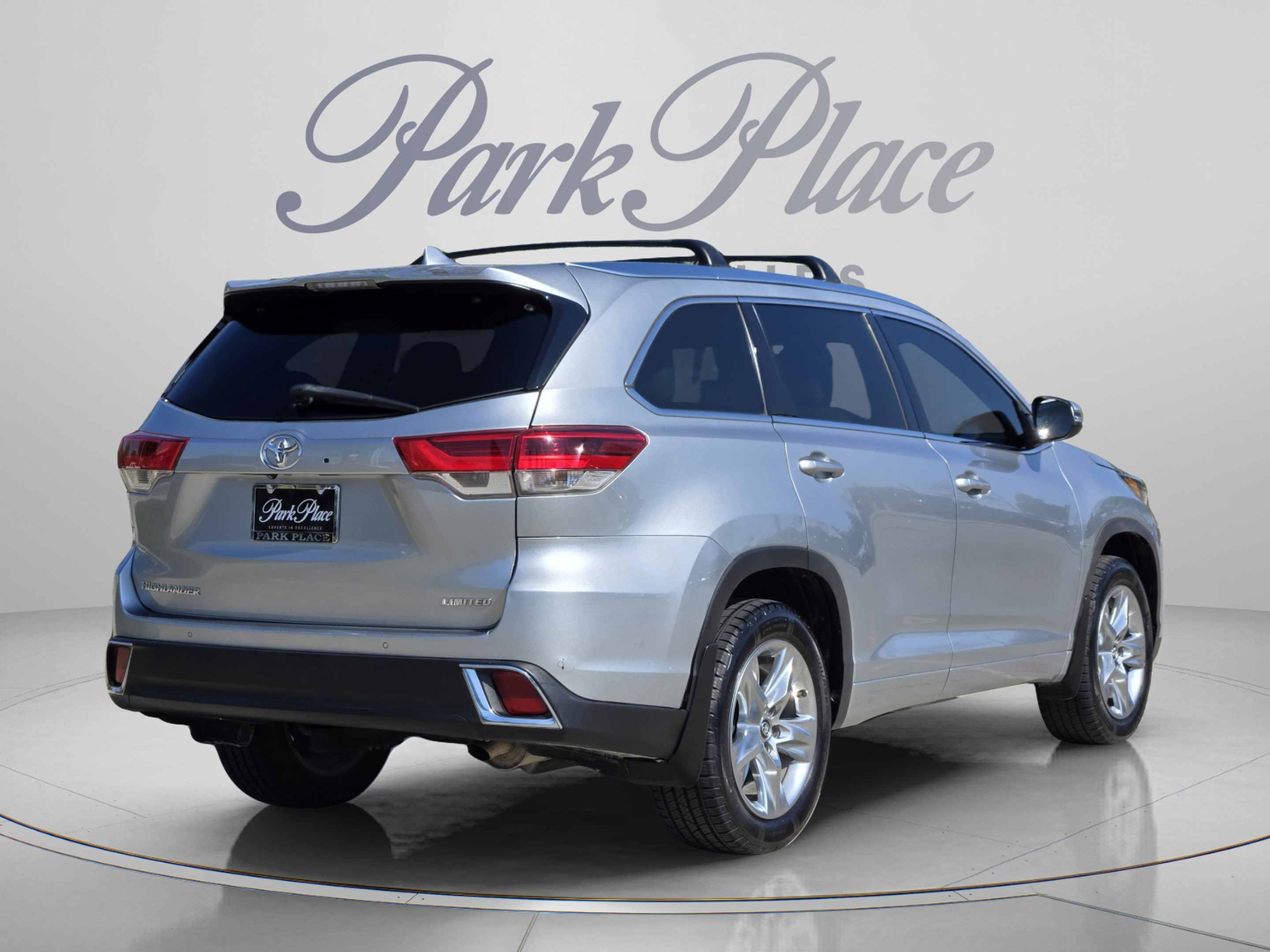 Used 2018 Toyota Highlander Limited FWD image 5