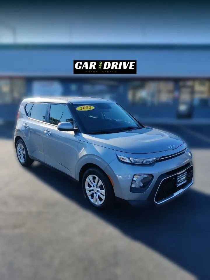 Used 2022 Kia Soul LX image 1
