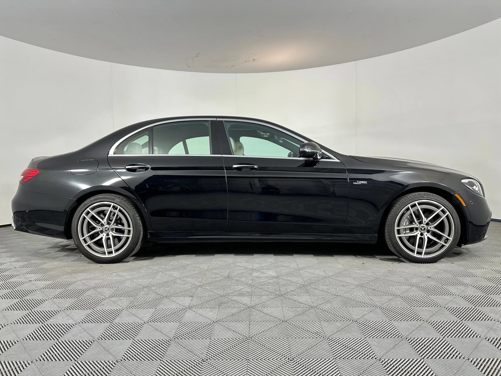Used 2022 Mercedes-Benz E 53 AMG 4MATIC Sedan image 31