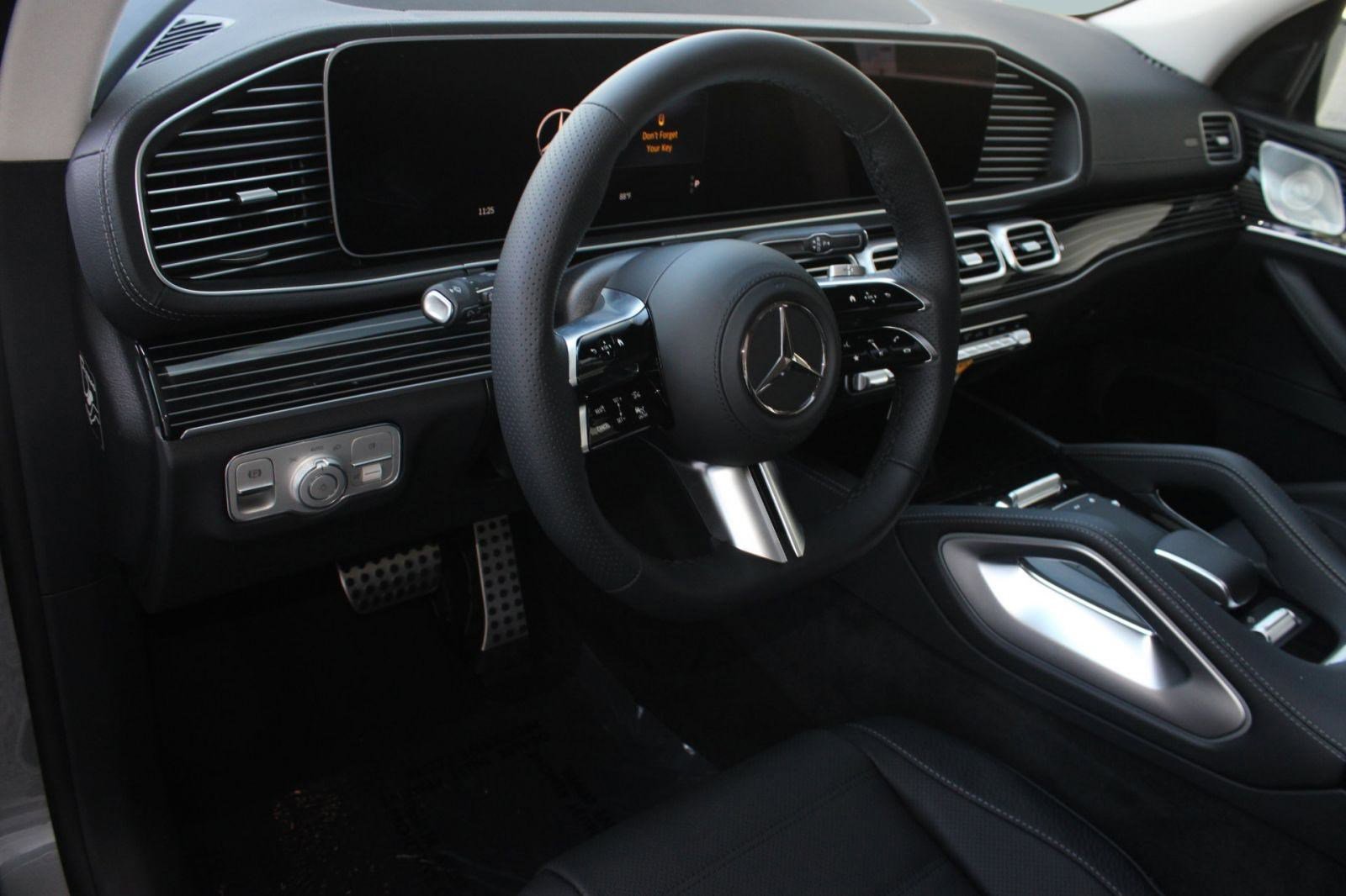 New 2026 Mercedes-Benz GLS 450 4MATIC image 4