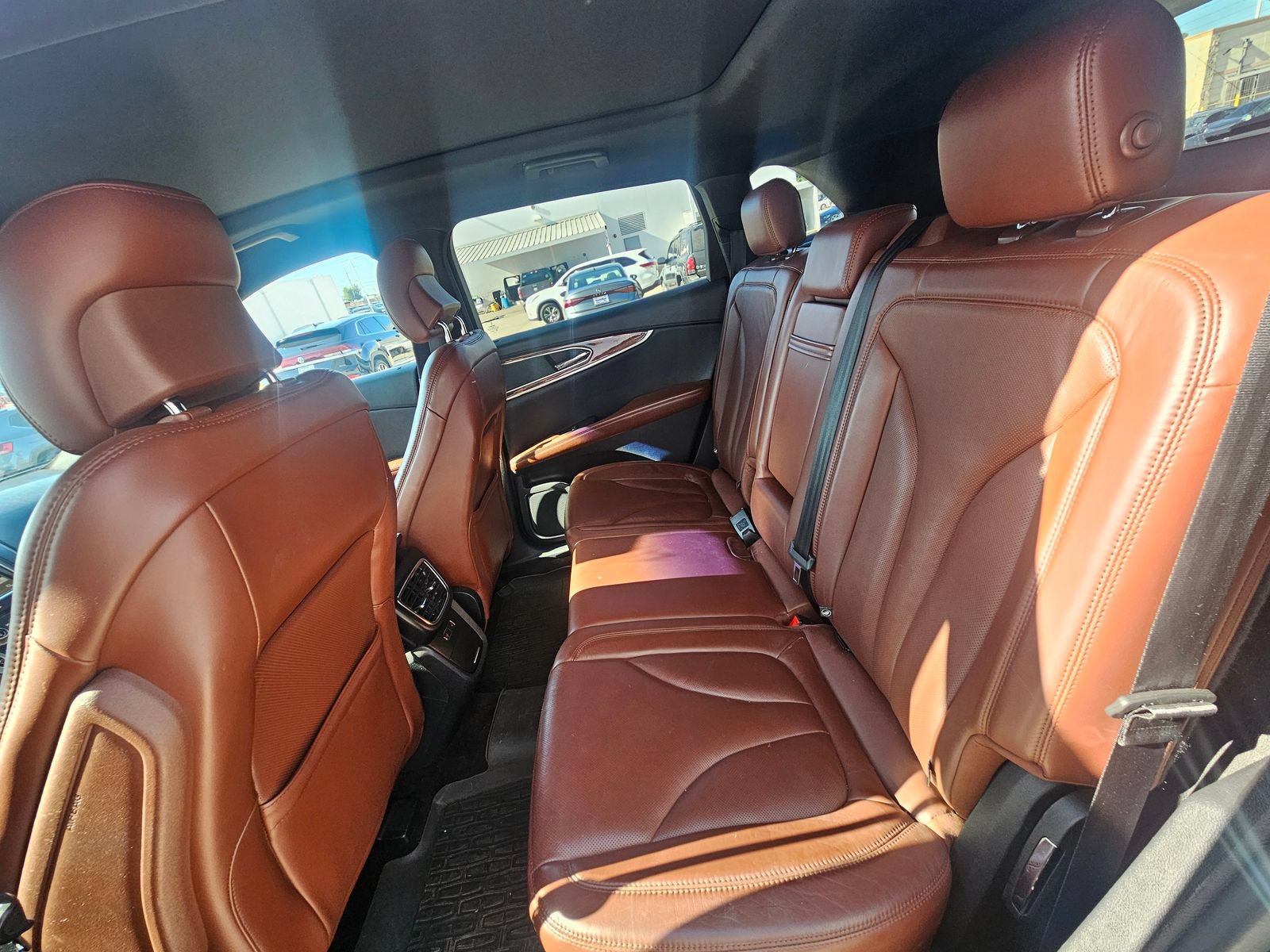 Used 2016 Lincoln MKX Reserve w/ Climate Package FWD image 8