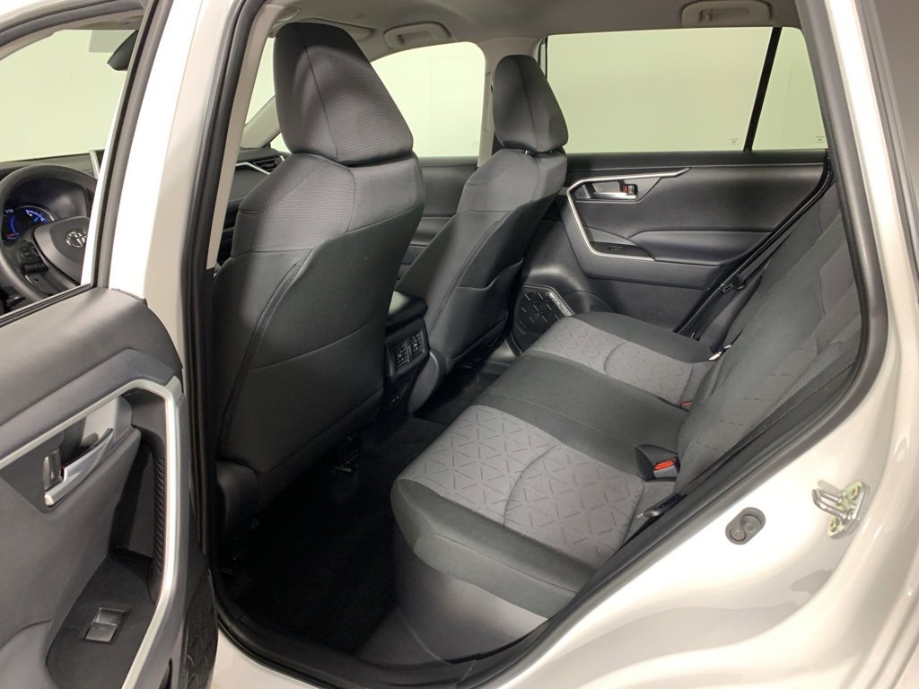 Used 2025 Toyota RAV4 XLE image 31