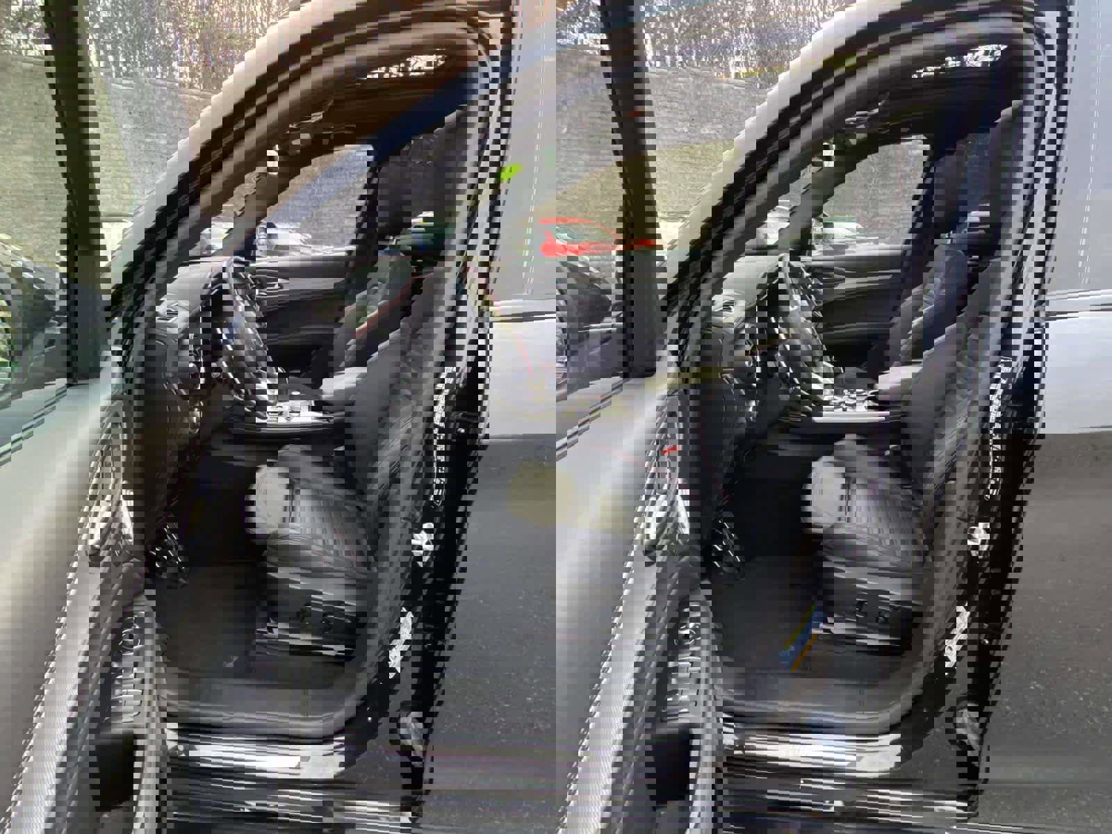 Used 2024 Alfa Romeo Stelvio AWD image 11