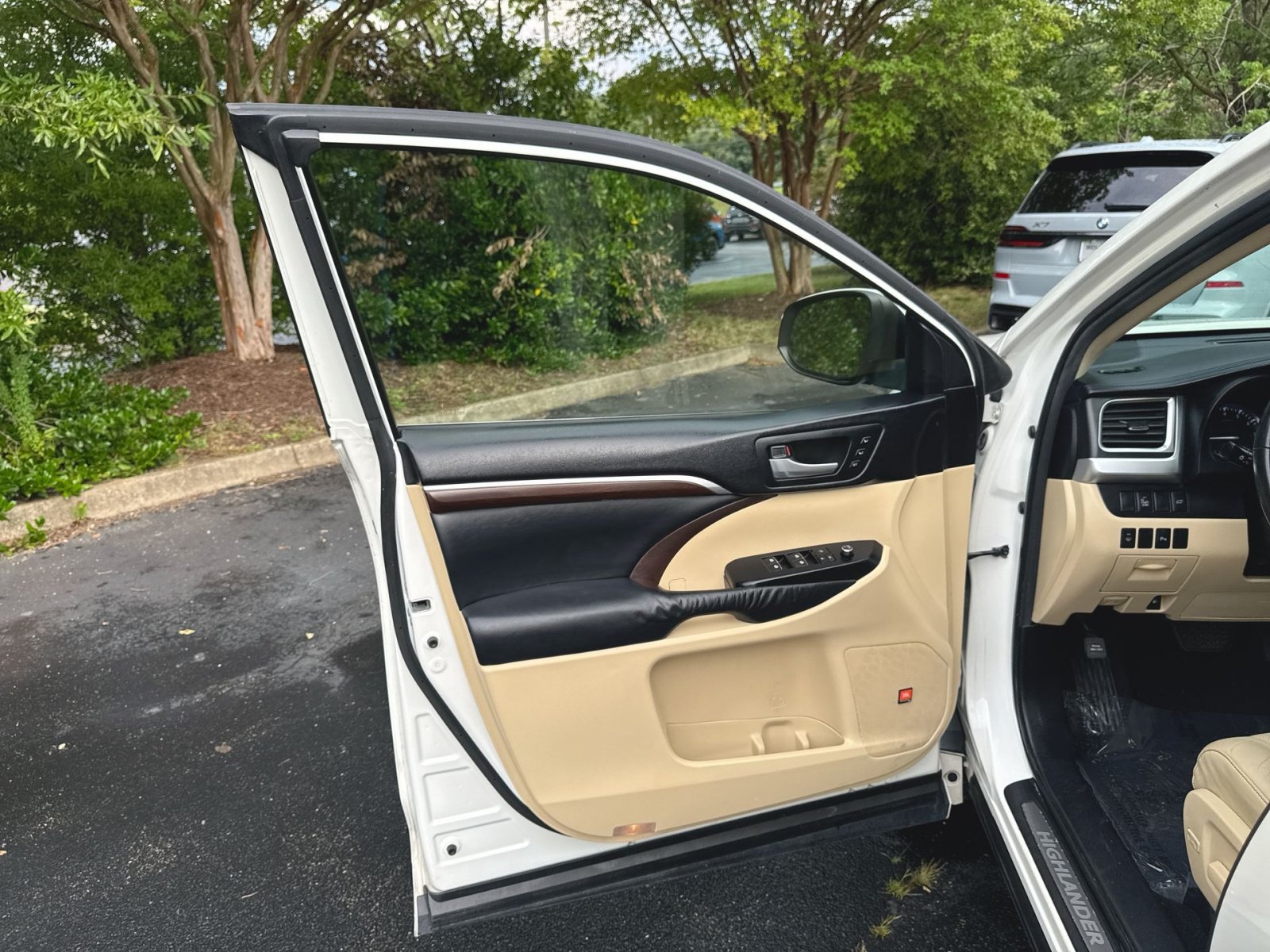 Used 2015 Toyota Highlander Limited AWD/4WD image 14