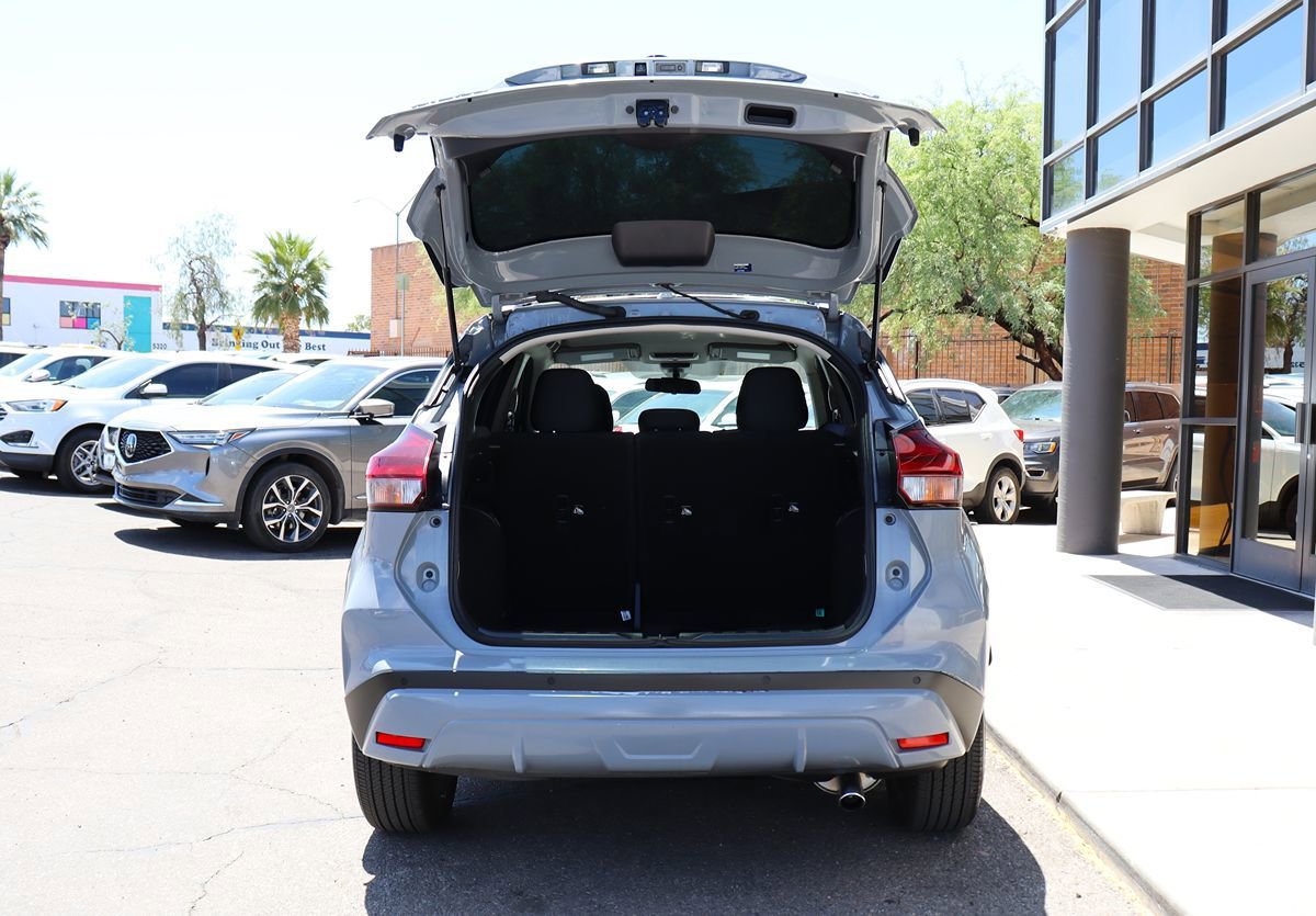 Used 2023 Nissan Kicks SV w/ Exterior Package FWD image 22