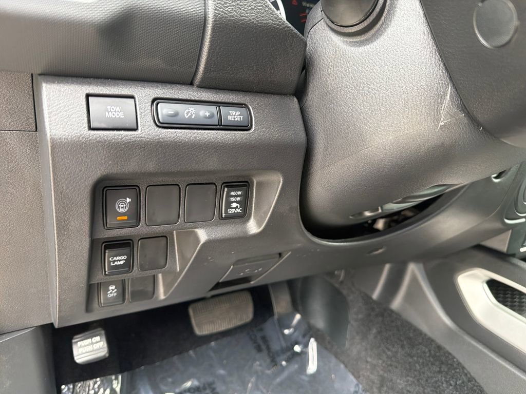 Used 2024 Nissan Frontier SV w/ SV Convenience Package image 18