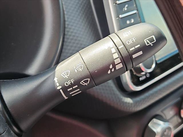Used 2022 Nissan Kicks S FWD image 12