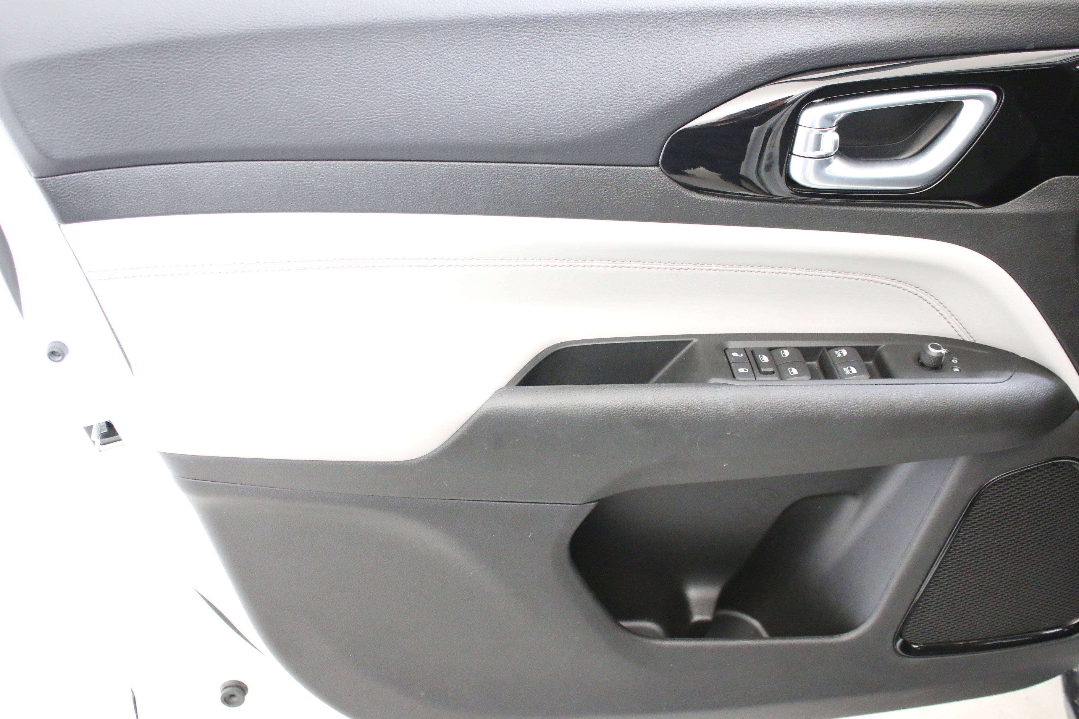 Used 2022 Jeep Compass Limited image 22