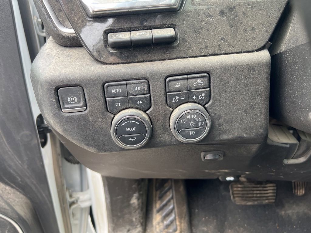 Used 2024 Chevrolet Silverado 2500 LTZ w/ LTZ Convenience Package image 18