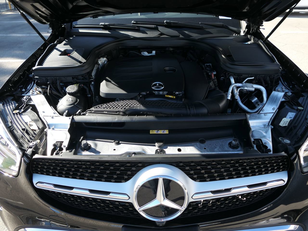 Used 2022 Mercedes-Benz GLC 300 4MATIC Coupe image 34