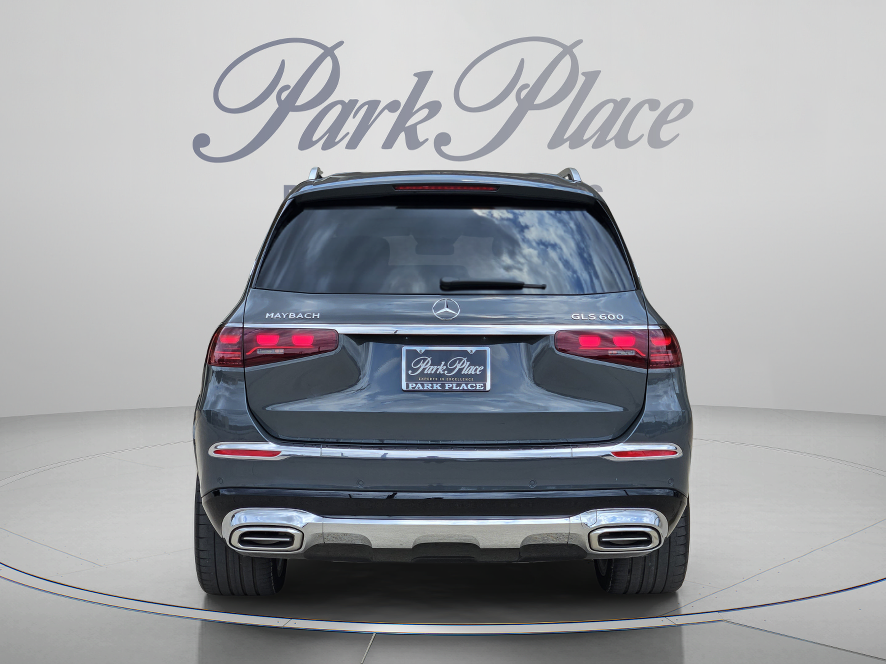 Used 2025 Mercedes-Benz Maybach GLS 600 4MATIC image 4