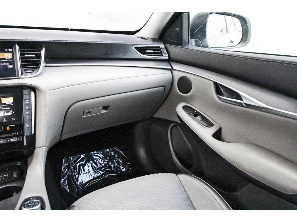 Used 2023 INFINITI QX50 Luxe FWD image 10