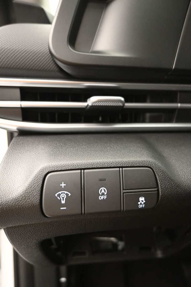 New 2026 Hyundai Elantra SE FWD image 22