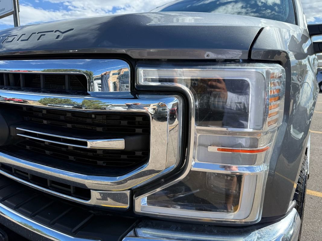 Used 2022 Ford F350 Lariat w/ FX4 Off-Road Package image 9