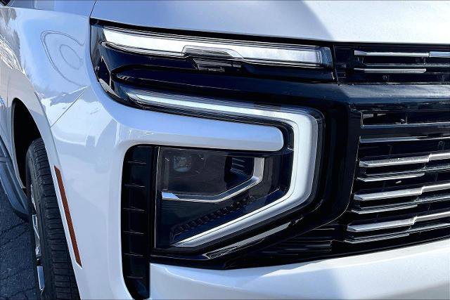 Used 2025 Chevrolet Suburban High Country image 32