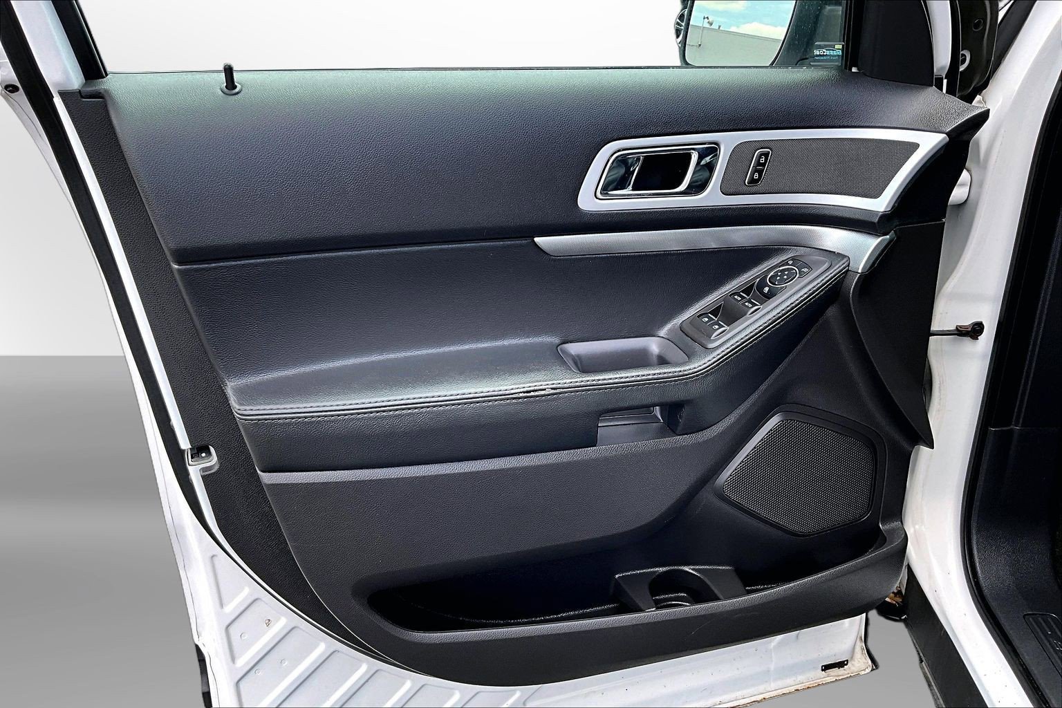 Used 2011 Ford Explorer XLT w/ 202A Rapid Spec Order Code FWD image 26