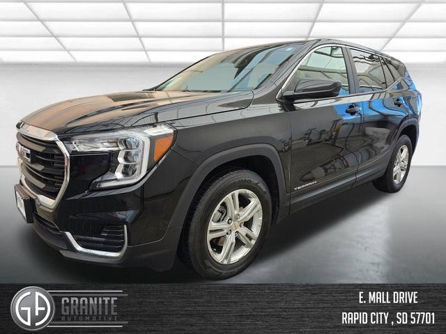 Used 2024 GMC Terrain SLE image 1