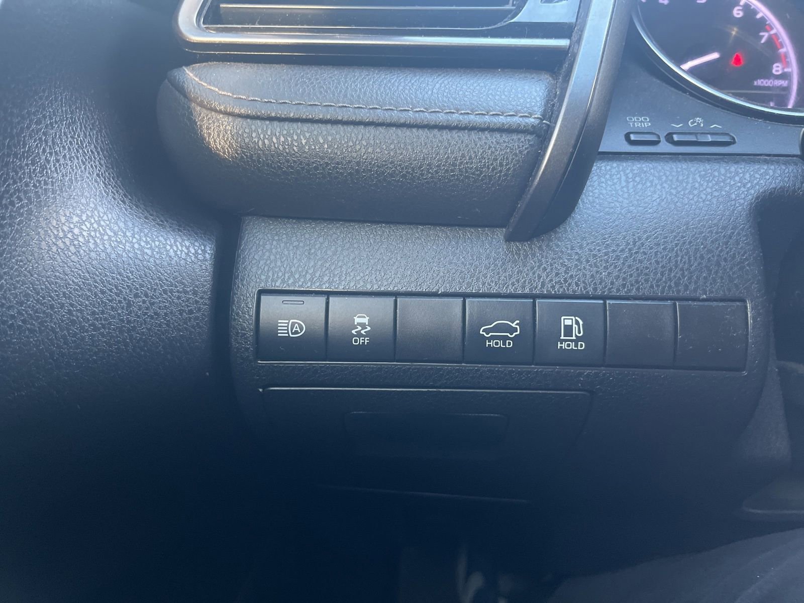 Used 2020 Toyota Camry SE image 6