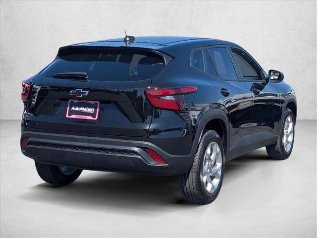 New 2026 Chevrolet Trax LS w/ LS Convenience Package FWD image 2