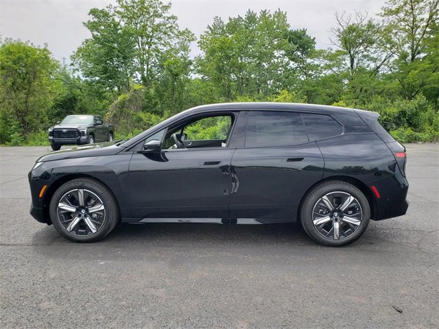New 2026 BMW iX xDrive60 image 2