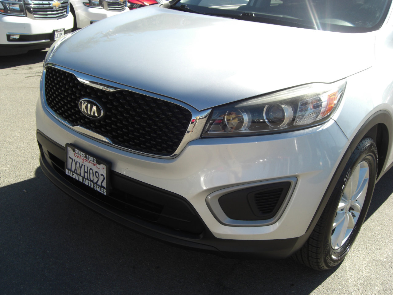 Used 2017 Kia Sorento LX w/ LX Convenience Package image 3