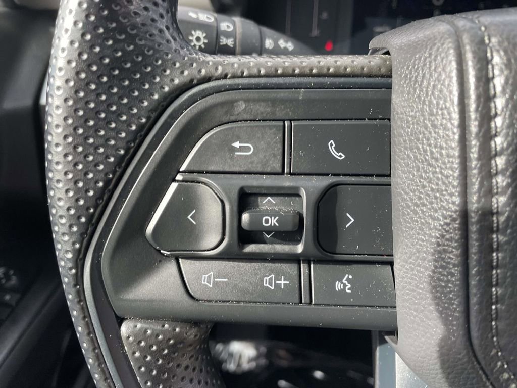 Used 2025 Toyota Tacoma SR5 image 32