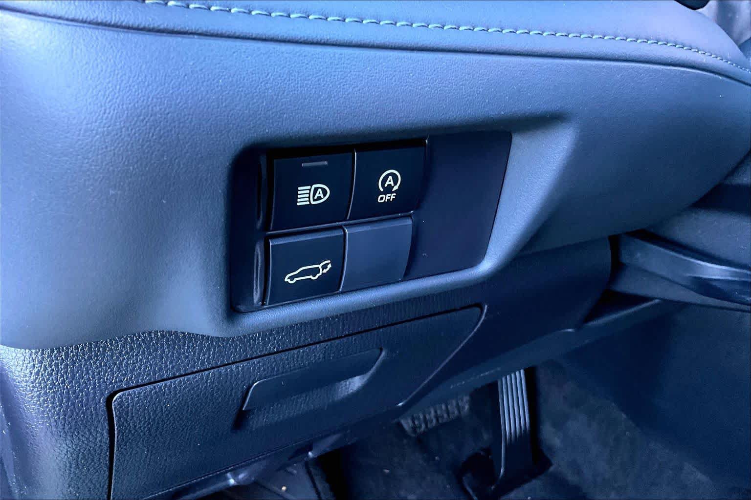 Used 2023 Toyota Highlander XLE AWD/4WD image 33