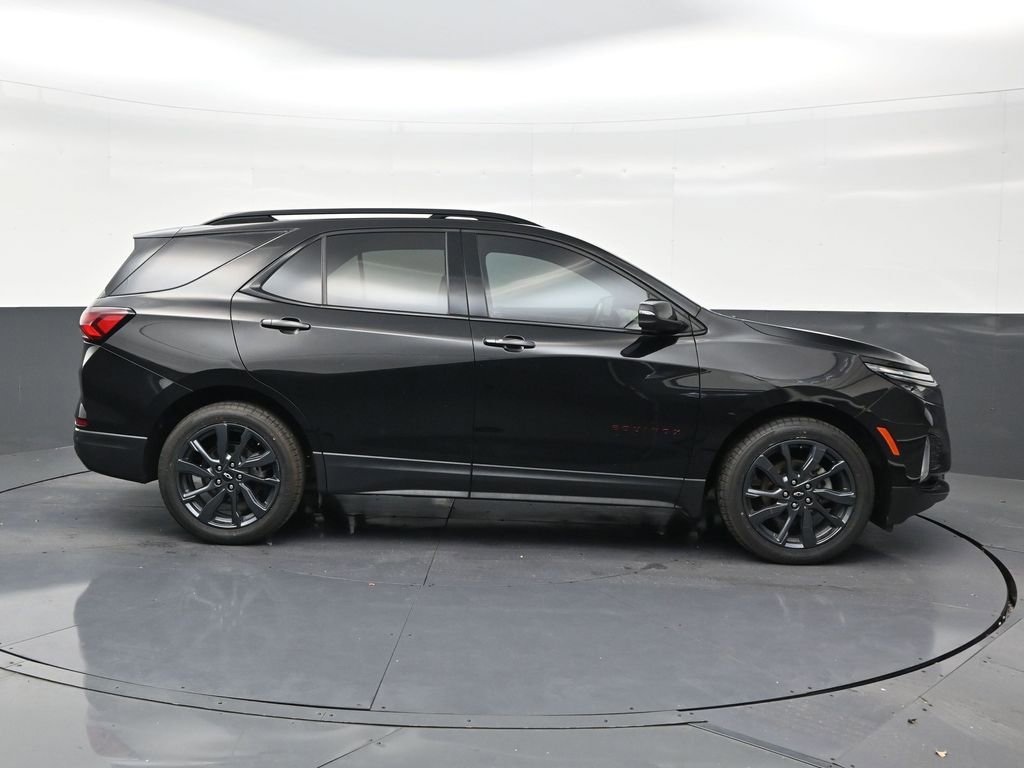 Used 2022 Chevrolet Equinox RS w/ RS Leather Package FWD image 6