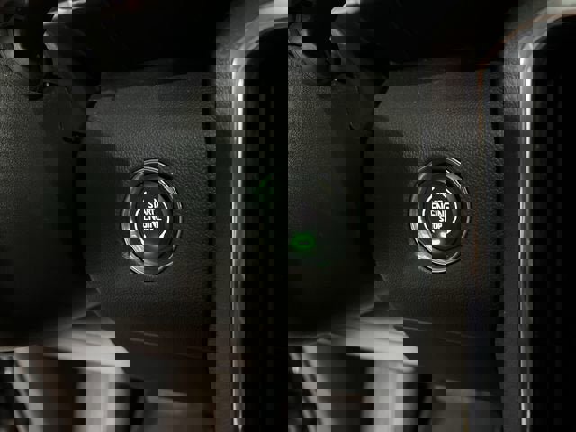 Certified 2025 GMC Acadia Elevation image 16