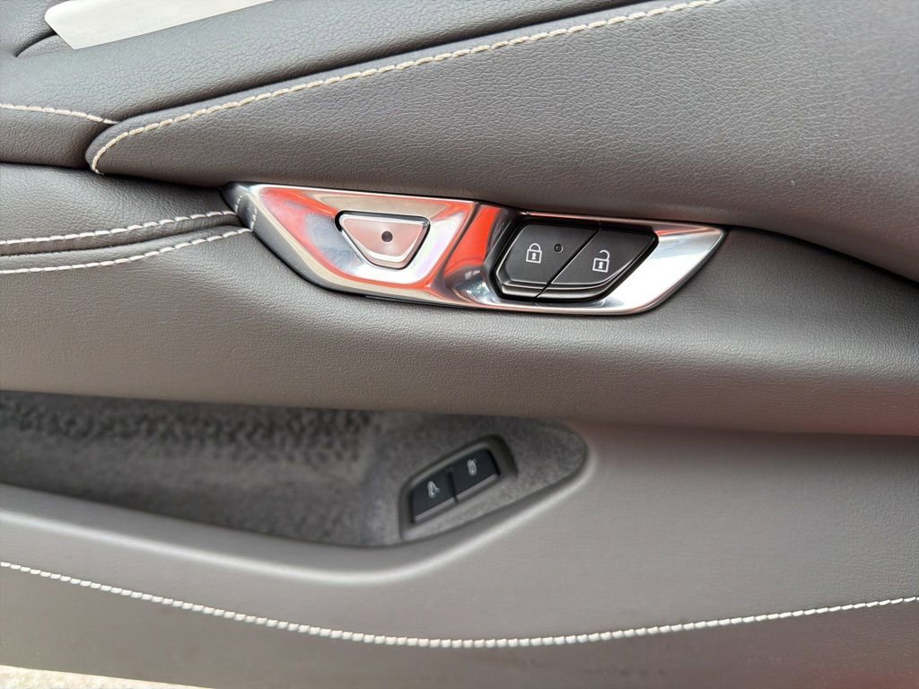 Used 2025 Chevrolet Corvette Stingray Convertible w/ Battery Protection Package RWD image 29