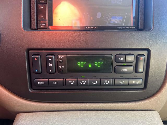 Used 2004 Ford Expedition Eddie Bauer image 30