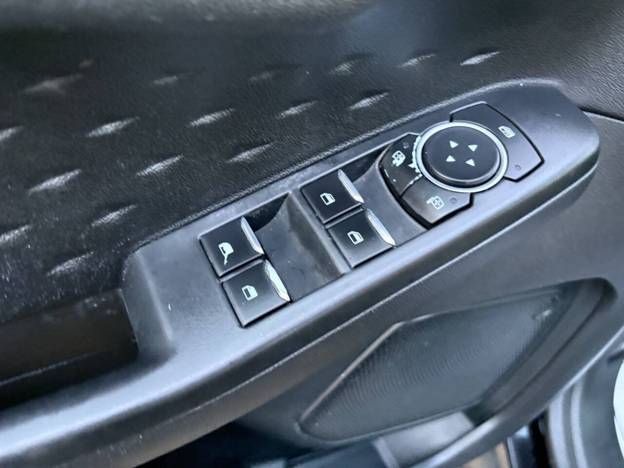 Used 2020 Ford Escape SE FWD image 15