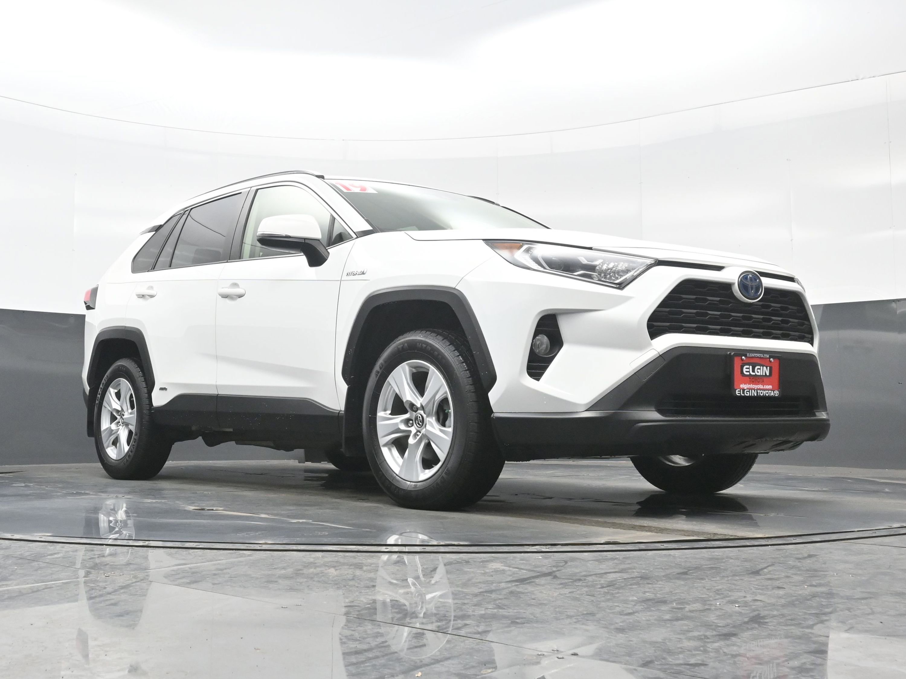 Used 2019 Toyota RAV4 XLE w/ Carpet Mat Package image 26