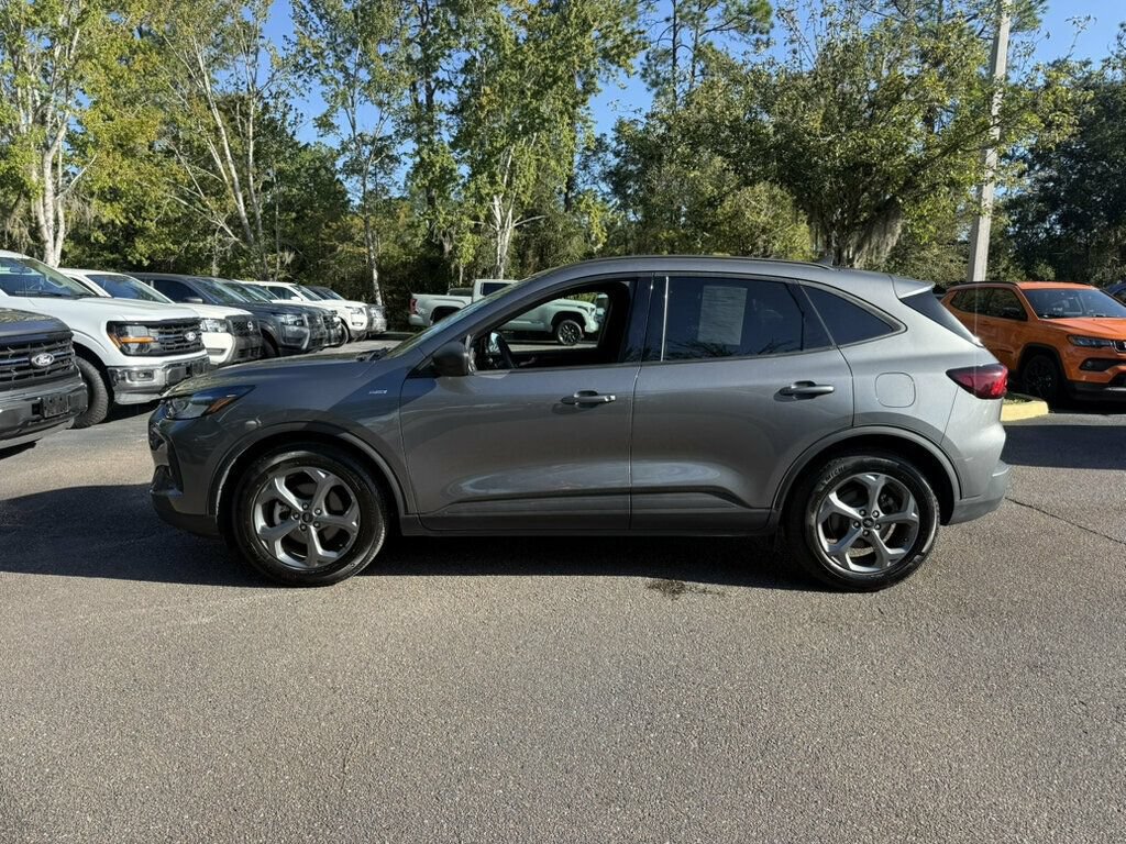 Used 2025 Ford Escape ST-Line FWD image 2