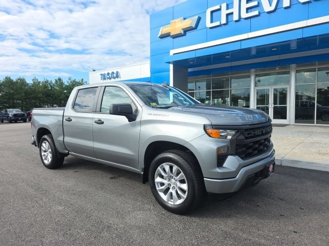 Used 2025 Chevrolet Silverado 1500 Custom AWD/4WD image 1
