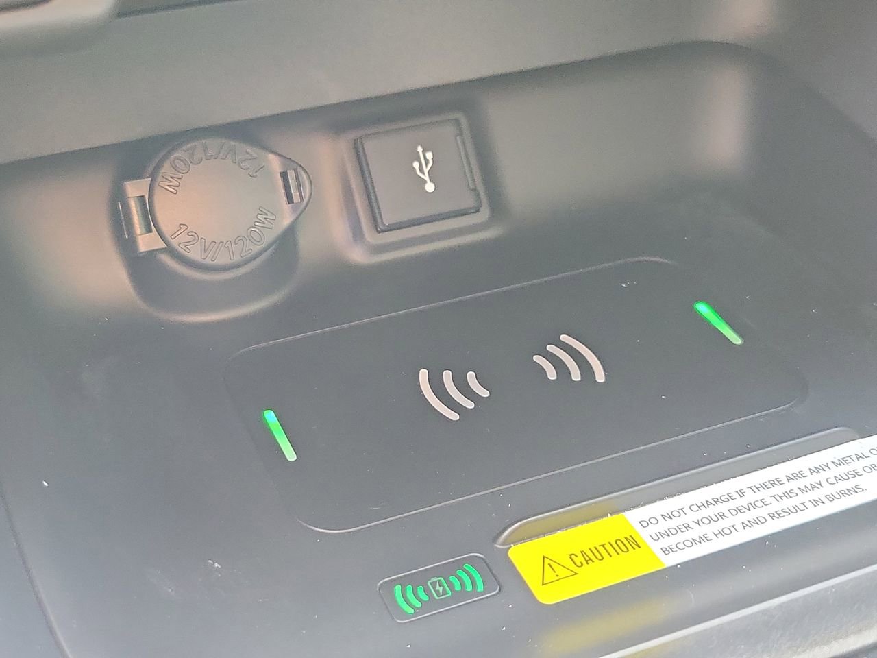 Used 2022 Toyota RAV4 XLE Premium image 29