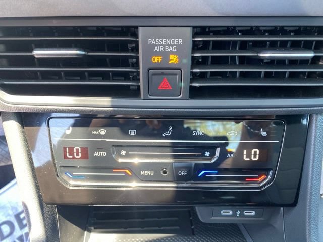 Used 2025 Volkswagen Jetta SE FWD image 15