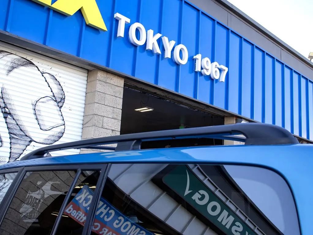 Used 2000 Toyota Land Cruiser AWD/4WD image 18