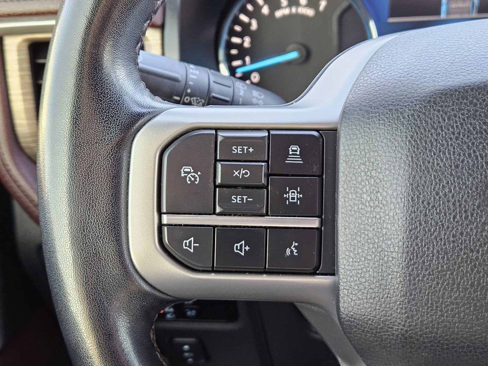 Used 2023 Ford Expedition Limited image 26