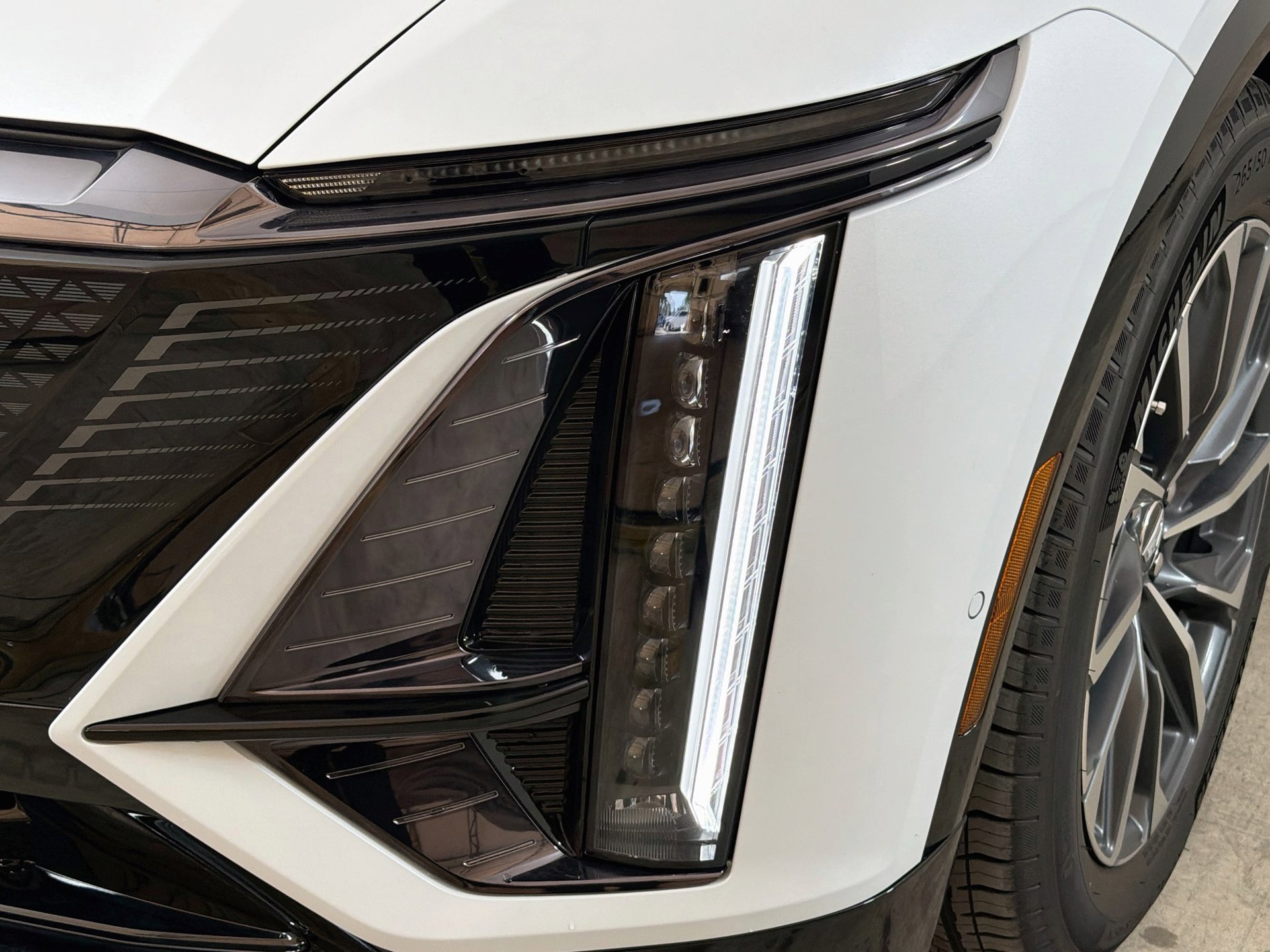 New 2027 Cadillac Lyriq Sport RWD image 9