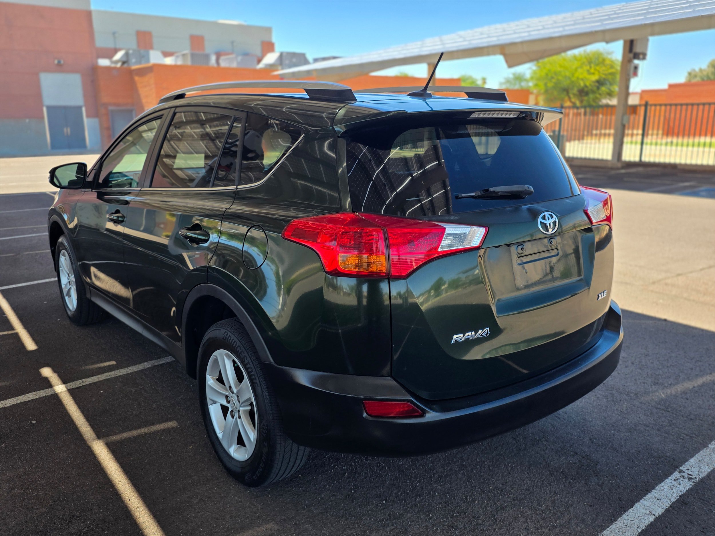 Used 2013 Toyota RAV4 XLE FWD image 3